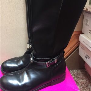 Girls boots